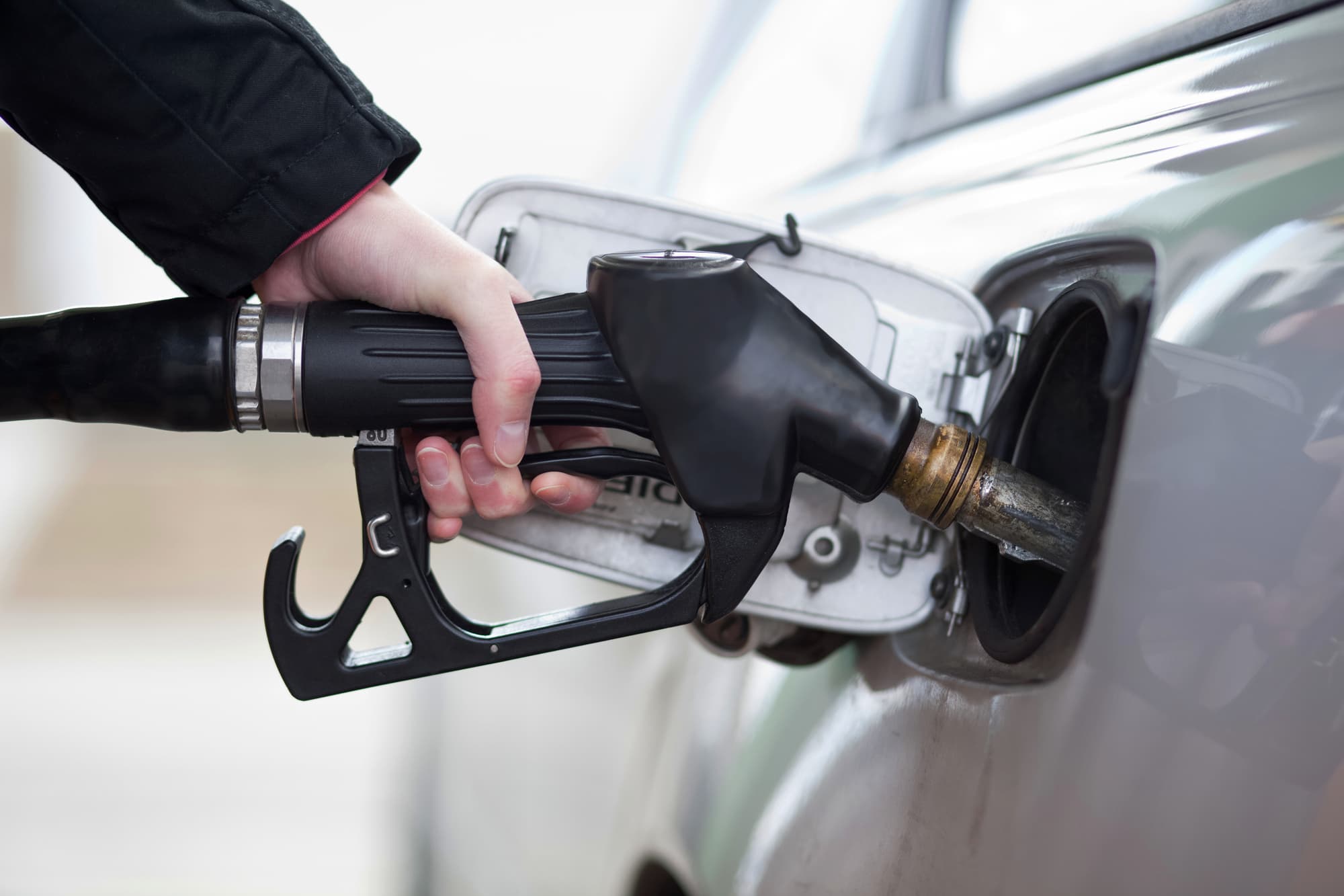 How Much Gas You Should Be Keeping in Your Tank